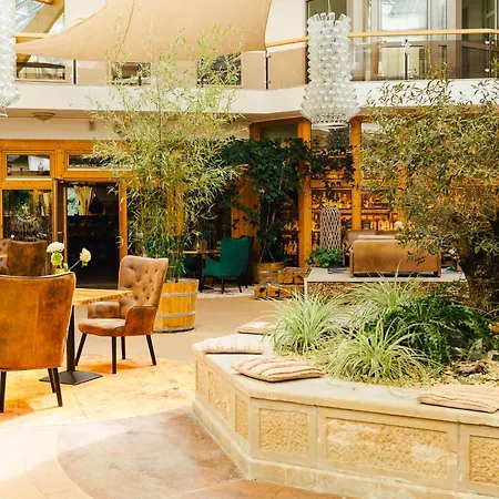 מלון Rabenstein Raben Steinfeld